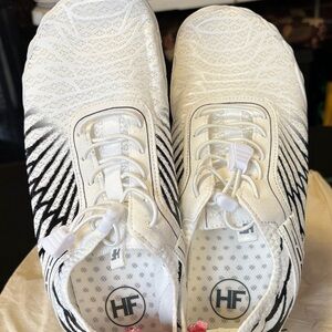 Hike White and Black Sneakers (unisex)